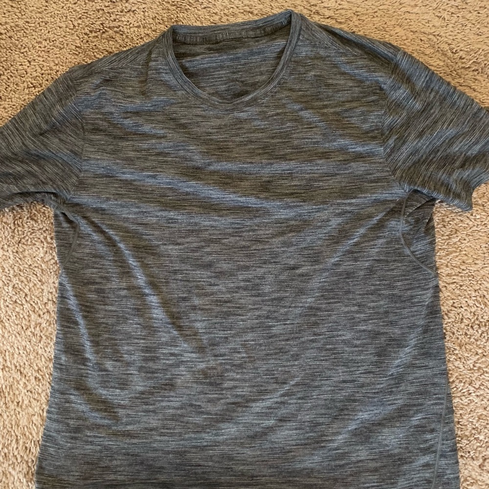 Grey Men’s Lululemon Short Sleeve Shirt- Large